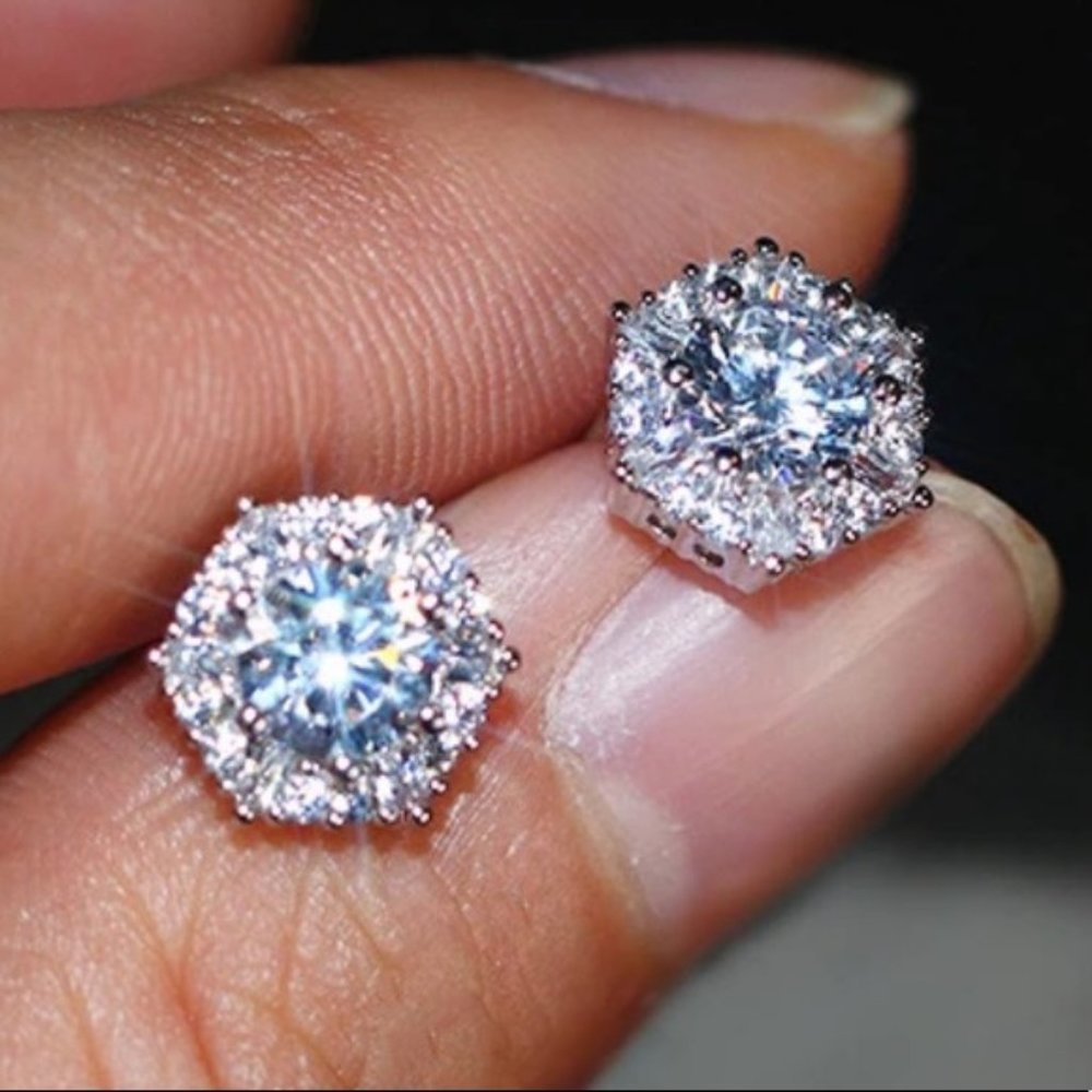 *18K White Gold Diamond Hexagon Halo Stud Earrings